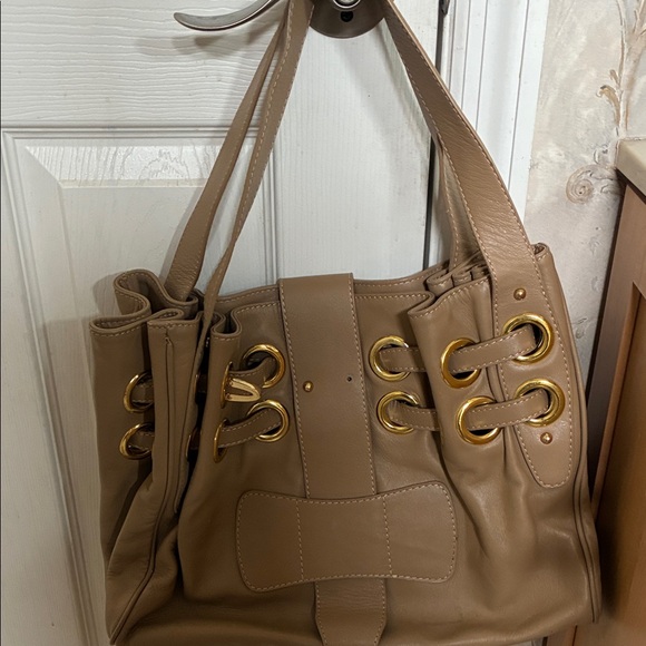 Jimmy Choo Cream Leather Shoulder Bag with Gold Accents - Picture 3 of 9